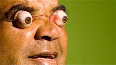 هل يؤدي العطس بعيون مفتوحة إلى كارثة؟