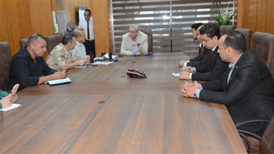 بدء فترة الراحة.. محافظ الغربية يواصل متابعة الللجان الانتخابية بالمحافظة