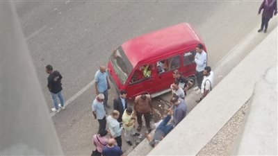 إصابة سائق في حادث تصادم بـ طريق الـ 100 بالسلام