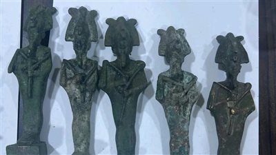 جمارك نويبع تضبط محاولة تهريب كمية من القطع والعملات الأثرية المتنوعة (صور)