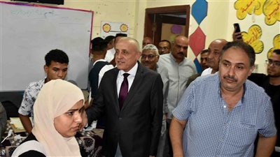 «محافظ الأقصر» يختتم جولاته الميدانية لمقرات اللجان الانتخابية بالبر الغربي (صور)