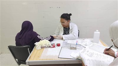 بالصور.. فحص 799 مواطن في ختام فعاليات القافلة الطبية بالأقصر