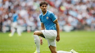 ستونز: أقاتل للبقاء مع مانشستر سيتي والمركز الثالث خلف أرسنال مُخجل