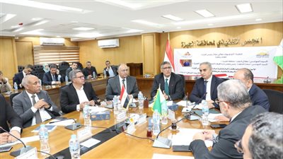 محافظ الجيزة يبحث مع رئيس جهاز حماية المستهلك آليات تنفيذ رئيس الوزراء لخفض الأسعار