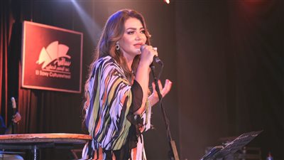 لقاء سويدان تقدم أغنية نهاية ظالمة على مسرح ساقية الصاوي.. صور