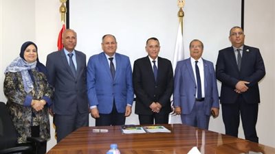 تعاون بحثي وزراعي بين الريف المصري الجديد ومركز البحوث لإنتاج تقاوي الخيار 