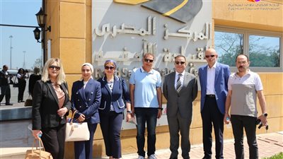 لجنة النقل بالاتحاد المصري للغرف السياحية تُجري زيارة ميدانية لمركز القيادة الآمنة