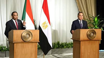 رئيس وزراء السودان: العهد مع مصر ثابت ورؤيتنا المشتركة لمستقبل البلدين 