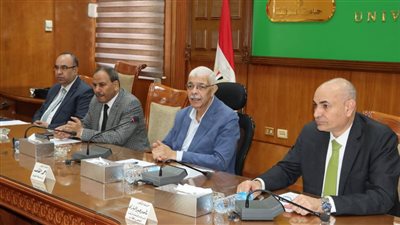 تفاصيل هامة في اجتماع رئيس جامعة المنوفية بلجنة تكنولوجيا المعلومات والتحول الرقمي بالجامعة