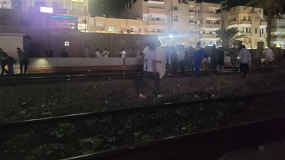 عاجل.. قطار ينهي حياة 4 أشخاص دهسًا بشريط سكك حديد سوهاج (صور)