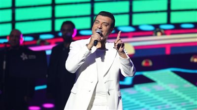 إيهاب توفيق يُشعل 