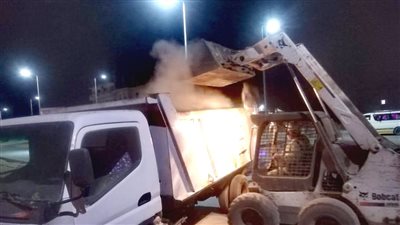 بالصور.. رفع 5 أطنان من التراكمات والأتربة خلال حملة نظافة بالأقصر