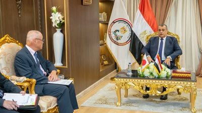  وزير الدولة للإنتاج الحربي يستقبل السفير الياباني بالقاهرة 