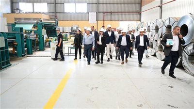 وزير الصناعة يوافق على إنشاء مصنع لإنتاج صاج السيارات والأجهزة المنزلية