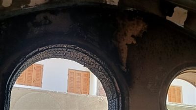 إخماد حريق هائل داخل كنيسة بالمنيا 