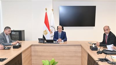 وزير الري يتابع أعمال تطوير منظومة المراقبة والتشغيل بالسد العالي 