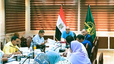  محافظ القليوبية يترأس اجتماع مجلس المناطق الصناعية ويعلن إنشاء جمعية للمستثمرين