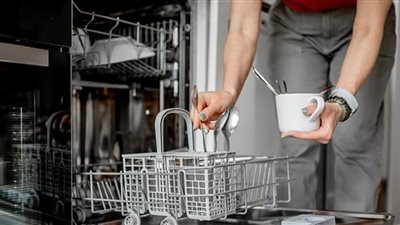احترس.. لا تضع هذه الأشياء في غسالة الأطباق