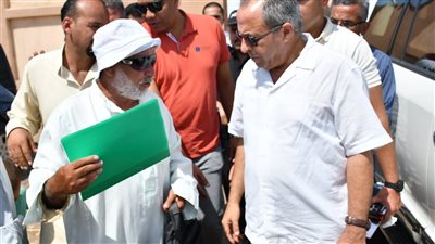 محافظ بورسعيد يتفقد مدرسة قرية الفتح للتعليم الأساسي بحي الجنوب