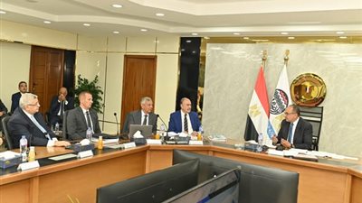 وزير قطاع الأعمال يترأس الجمعية العامة للقابضة للأدوية لاعتماد موازنة 2025-2026