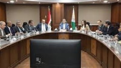 محافظ الجيزة يترأس اجتماع اللجنة التيسيرية لمشروع تطوير منطقة الكيت كاتش