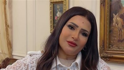 هل تم إيقاف بدرية طلبة عن التمثيل؟ أشرف زكي يجيب