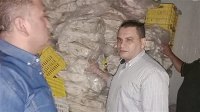 ضبط 42 طنًّا من مصنعات اللحوم الفاسدة بكرداسة وإعدامها وفق الإجراءات الصحية