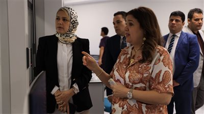 رئيس مصلحة الضرائب خلال زيارة مستشفى الناس: نموذج مشرف للرعاية الصحية المجانية