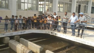 «مياه الأقصر» تستقبل طلاب كنيسة العذراء لتفقد محطات المياه (صور)