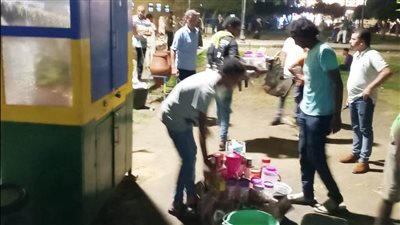 حملة مكبرة بأحياء مدينة أسوان لإغلاق وتشميع 6 محلات مخالفة 