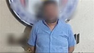 الداخلية تضبط نصاب يزوّر عقود عمل وصفحات وهمية لخداع راغبي السفر