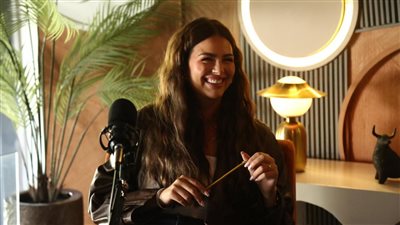 ليلة عيد الزواج تتحول لكارثة.. مفاجأة صادمة في الحلقة الأولى من حكاية بتوقيت 2028