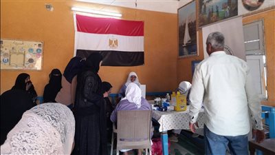 محافظ أسوان: المحافظة تدعم أنشطة ومبادرات التمكين الاقتصادى والاجتماعى للمرأة وذوى الهمم