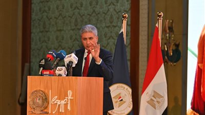 وزير السياحة والآثار يطلق حملة ترويجية لتسليط الضوء على أهمية السياحة للمجتمع 