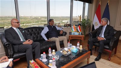 وزير السياحة والآثار وسفير الهند بالقاهرة يبحثان دفع أواصر التعاون المشترك بين البلدين 