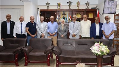 بعد قرارات الوزير.. رؤساء النقابات الفرعية يهنئون قيادات تعليم القاهرة