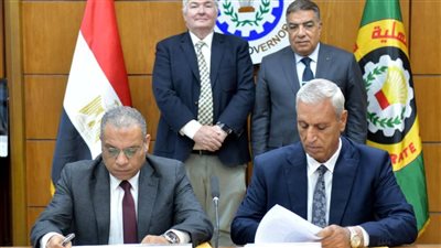 محافظ الدقهلية يشهد توقيع عقد تنفيذ محطة معالجة الصرف الصحي بقرية بهوت 