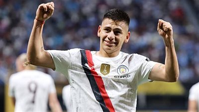 باير ليفركوزن يخطف موهبة مانشستر سيتي