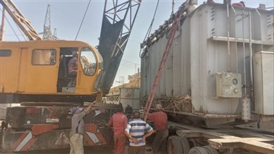 محافظ أسوان يشيد بإحلال وتجديد محول كهربائى تعرض لحريق فى إدفو