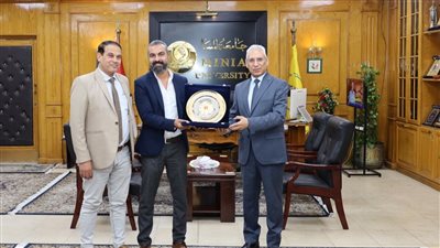 رئيس جامعة المنيا يكرم الريحاني لفوزه بجائزة الدولة التشجيعية في الفنون 2025 