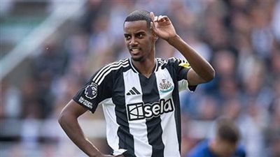 نيوكاسل يونايتد يرد على إيزاك: اللاعب باقٍ ولن يرحل هذا الصيف