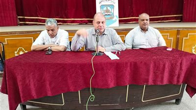 تعليم قنا: 6000 ديسك جديد وصرف المتأخرات وتخصيص قاعات رياض أطفال ملاصقة للمساجد