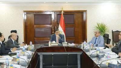 وزير الزراعة يترأس اجتماع 