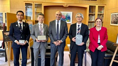 وزير التعليم يزور مدرسة 