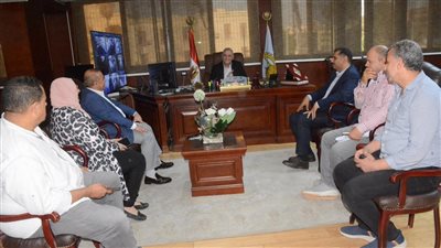 اجتماع هام لمحافظ الغربية مع مسؤولي هيئة ومديرية الطرق بالمحافظة