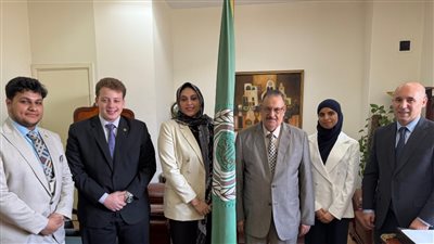 السفير خليل الذوادي يستقبل عددا من المتدربين في الأمانة العامة لجامعة الدول العربية
