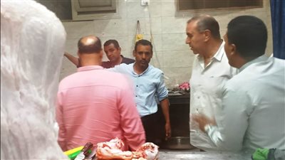 ضبط 1302 كجم من المواد الغذائية الفاسدة في حملات مكثفة بأسوان