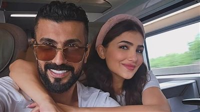 مي عمر تهدي زوجها ساعة بـ 4 ملايين جنيه في عيد ميلاده