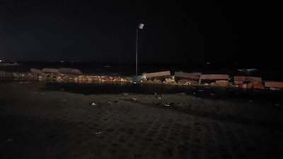 قوات الانقاذ،تكثف جهودها للعثور علي جثة مجهول ألقى نفسه في البحر بلوران 