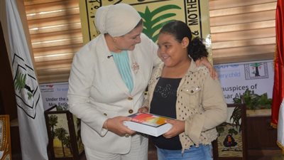  القومي للطفولة والأمومة يكرم الطفلة 